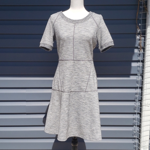 Athleta Dresses & Skirts - Athleta En Route Short Sleeve Dress Sz S EUC